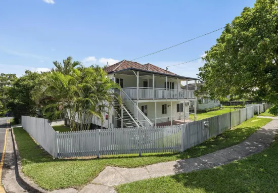 27 Roscoe Street, Holland Park, Qld 4121