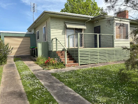 27 Russell Street, Camperdown VIC 3260 - For Rent