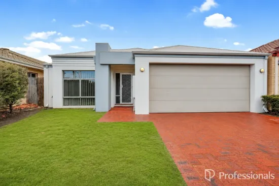 27 Towncentre Drive, Thornlie, WA 6108