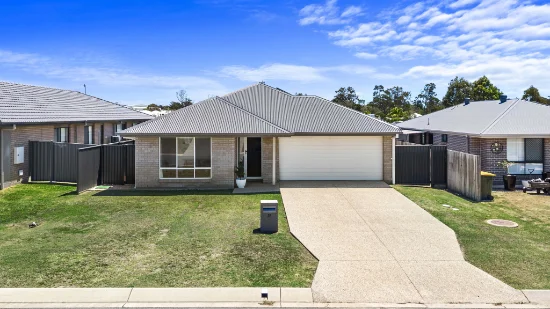 27 Waugh Street, Urangan, Qld 4655