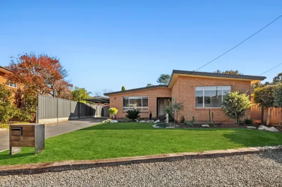 27 Woodger Parade, Queanbeyan, NSW 2620