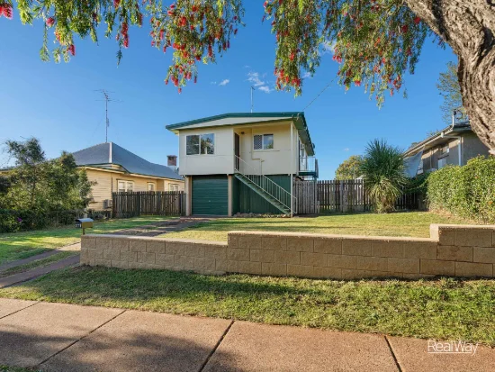 271 Alderley Street, Centenary Heights, Qld 4350