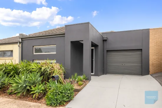 28/40 Mccubbin Way, Caroline Springs, Vic 3023