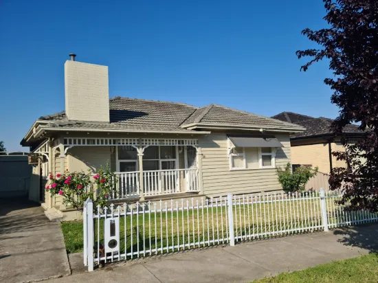 28 Bay Street, Golden Square, Vic 3555