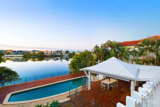 28 Bollard Circuit, Clear Island Waters, Qld 4226