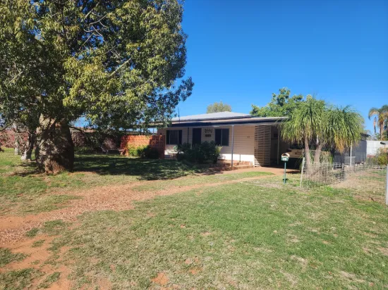 28 Deverell St, Charleville, Qld 4470