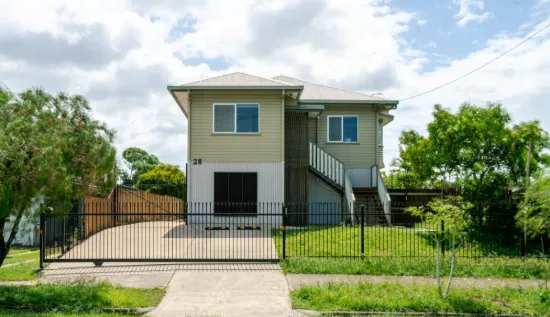 28 Earl, Westcourt, Qld 4870