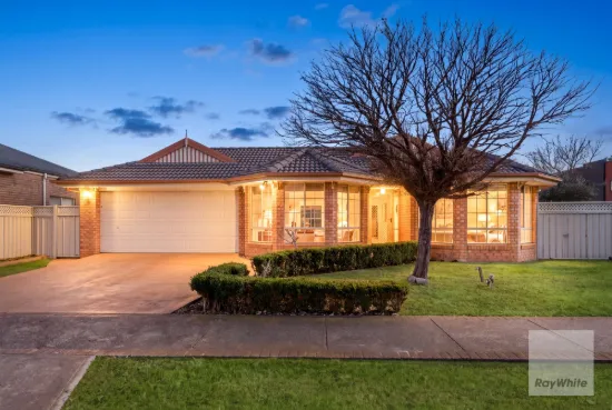28 Edgbaston Parade, Caroline Springs VIC 3023-Image