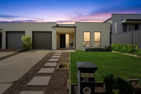 28 Eric De Salis Street, MacGregor, ACT 2615