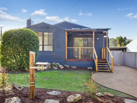 28 Fourth Street, Eildon, Vic 3713