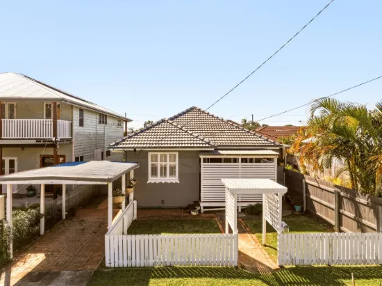 28 Frank Street, Scarborough, Qld 4020