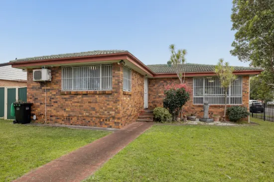 28 Glenroy Crescent, St Johns Park, NSW 2176