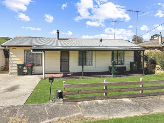 28 Gordon Street, Korumburra, Vic 3950 - For Rent