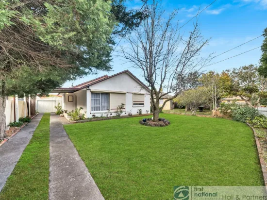 28 Hughes Crescent, Dandenong North, Vic 3175