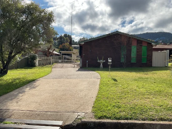 28 Lancaster Ave, East Tamworth, NSW 2340 - For Rent