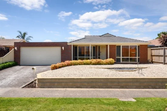 28 Lansell Drive, Cranbourne North, Vic 3977