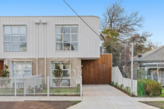 28 Lind Street, Strathmore, Vic 3041