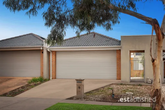 28 MIDDLE PARK Drive, Sanctuary Lakes, Vic 3030