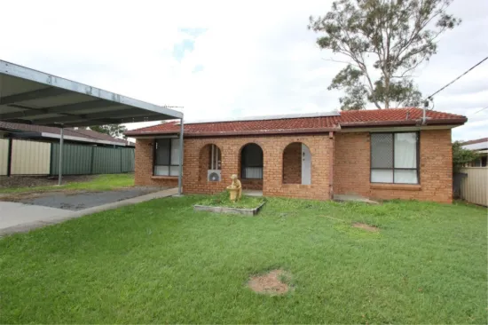 28 Moore St, Loganlea, Qld 4131