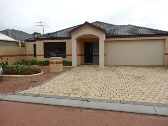 28 PHOENIX TERRACE, Hocking, WA 6065