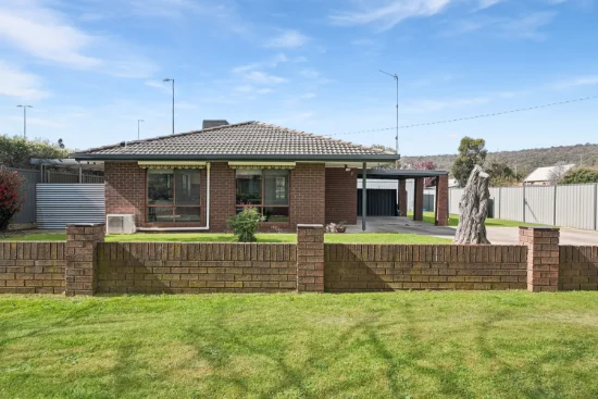 28 Playne Street, Heathcote, Vic 3523