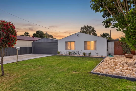 28 Ravenscroft Way, Kelmscott, WA 6111