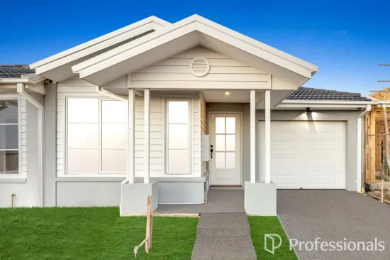 28 Rice Flower Crescent, Strathtulloh, Vic 3338