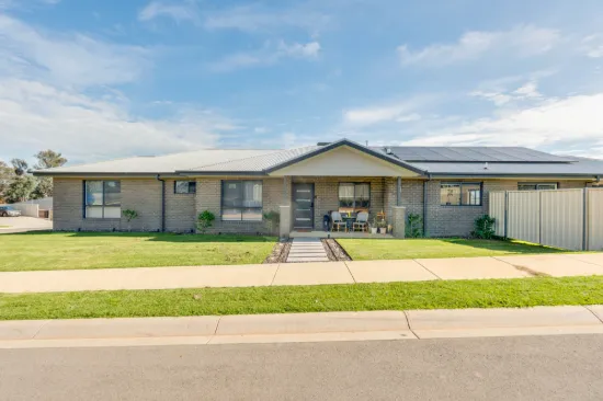 28 Rodeo Drive, Thurgoona, NSW 2640