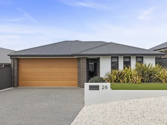 28 Royal Parade, Moana, SA 5169