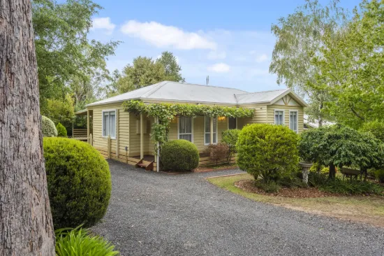 28 Sullivans Road, Woodend, Vic 3442