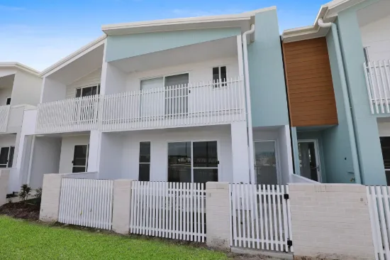 28 Tarcutta Lane, Nirimba, Qld 4551