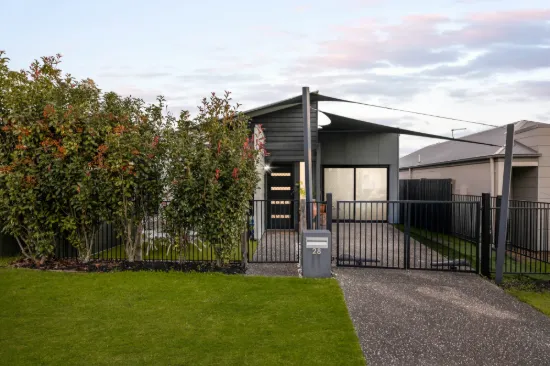 28 Troost Circuit, Bellbird Park, Qld 4300