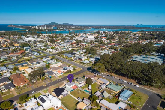 28 Tuncurry Street, Tuncurry, NSW 2428