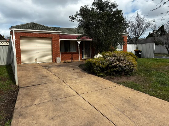 28 William Circuit, Caroline Springs, Vic 3023
