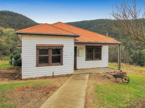 284 Day Avenue, Omeo, Vic 3898