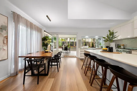 28A Moncrief Road, Cannon Hill, Qld 4170