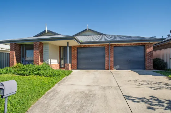 29 & 29A Hanrahan Street, Hamilton Valley, NSW 2641