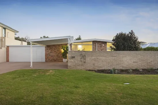 29 Karrinyup Road, Trigg, WA 6029