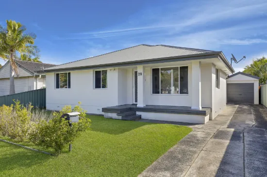 29 Kathleen White Crescent, Killarney Vale, NSW 2261