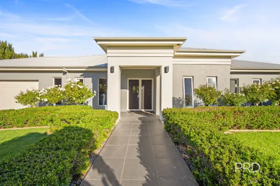 29 Plunkett Drive, Lake Albert, NSW 2650