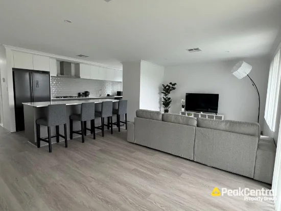 29 Williamstown Drive - Master Bedroom, Baldivis, WA 6171