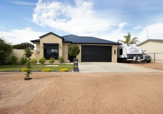 2A John Lloyd Street, Wallaroo, SA 5556