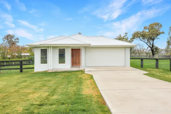 2A Somerset Place, Scone, NSW 2337