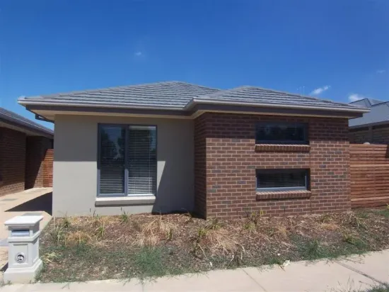 3/4-6 Greenview Circuit, Epsom, Vic 3551