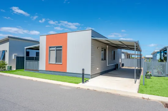 3/4 Bosley Street, Sunset Beach, WA 6530