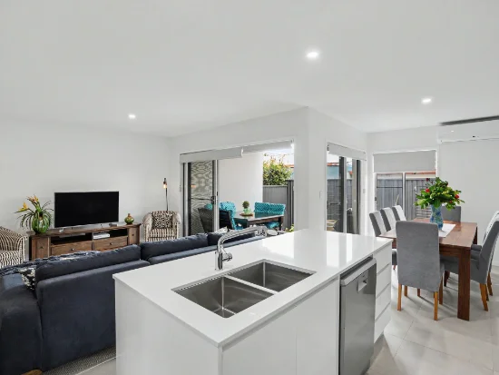 3/41 Imperial Parade, Labrador QLD 4215 - For Rent