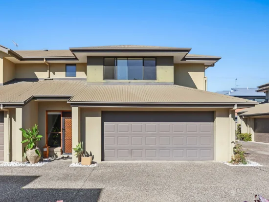 3/8 GORDON ST, Labrador, Qld 4215