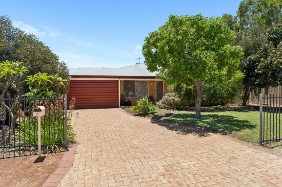 3 Abernethy Gr, Seville Grove, WA 6112