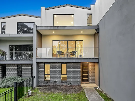 3 Arbour Rise, Pakenham, Vic 3810 - For Sale