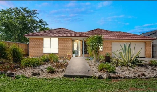 3 Argyle Way, Taylors Hill, Vic 3037 - For Rent